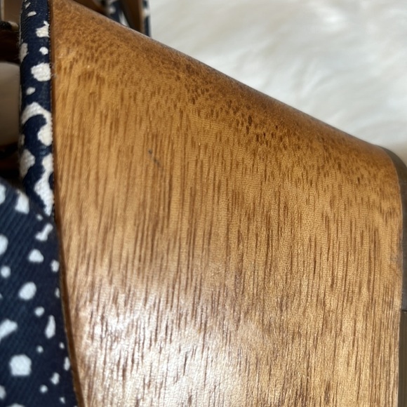 DESIGN Editions for Gap Wood Wedge Sandal - Picture 3 of 16